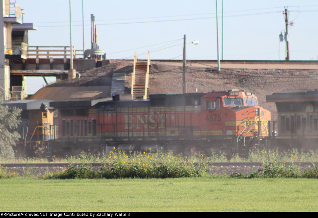 BNSF 4675